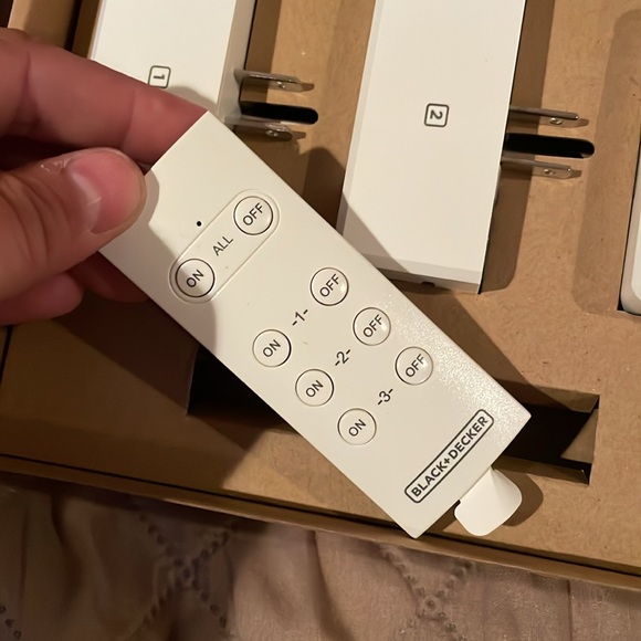 Wireless Remote Outlets (3 pack) - Picture 5 of 7